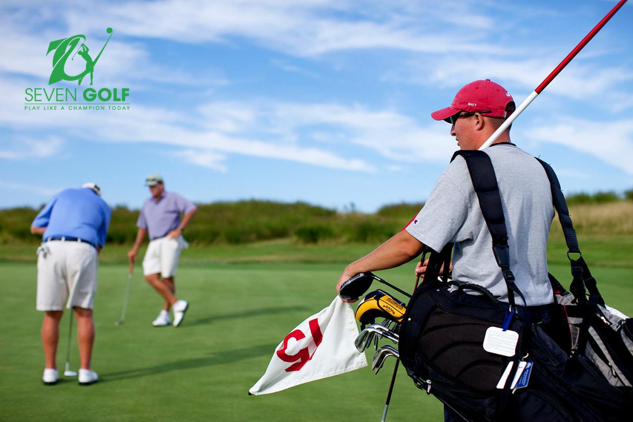 Caddy sân golf là gì? Mô tả công việc và thu nhập của nghề Caddy hiện nay